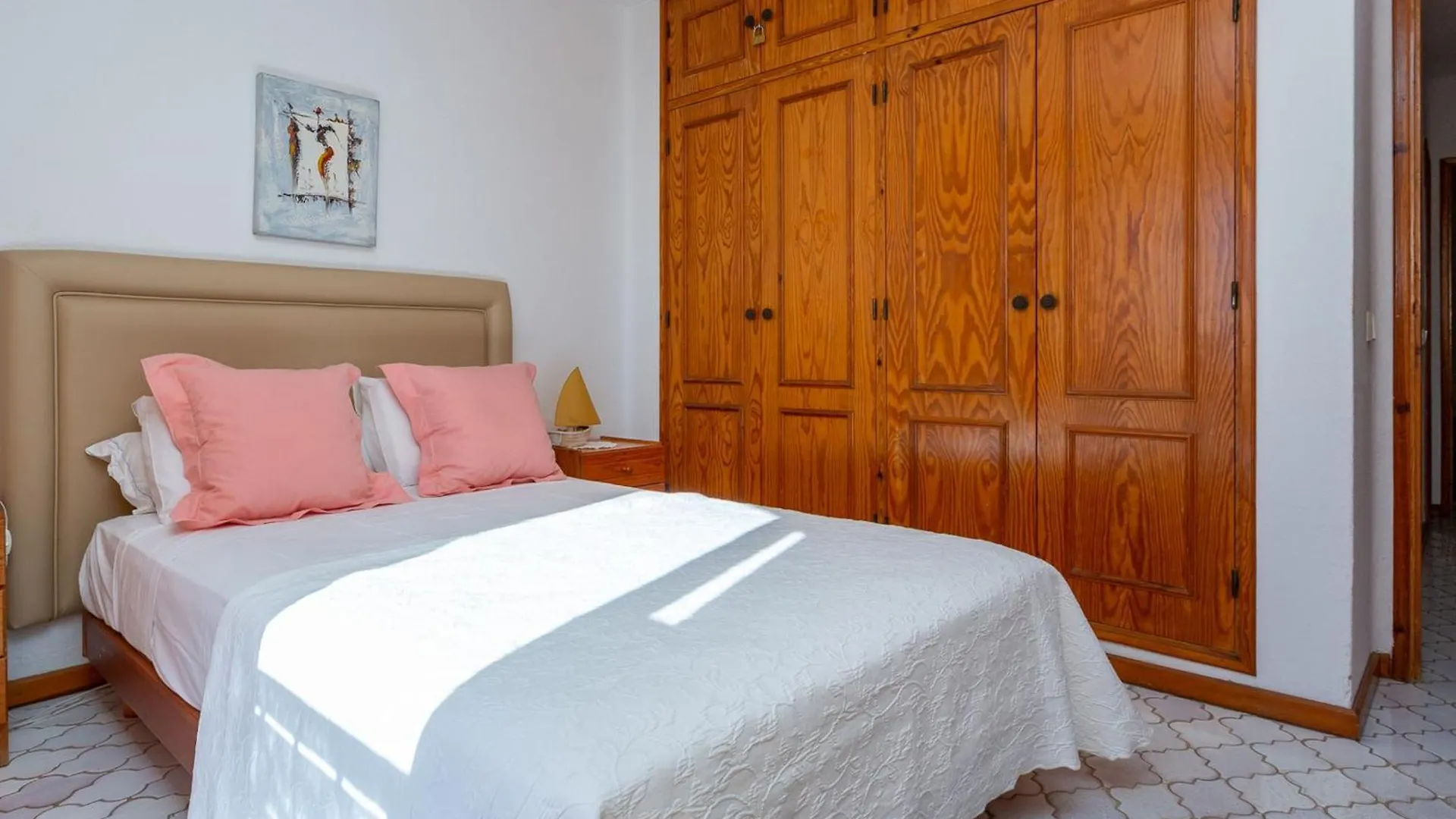 Daire Typical T2 In Albufeira W/ Balcony By Lovelystay