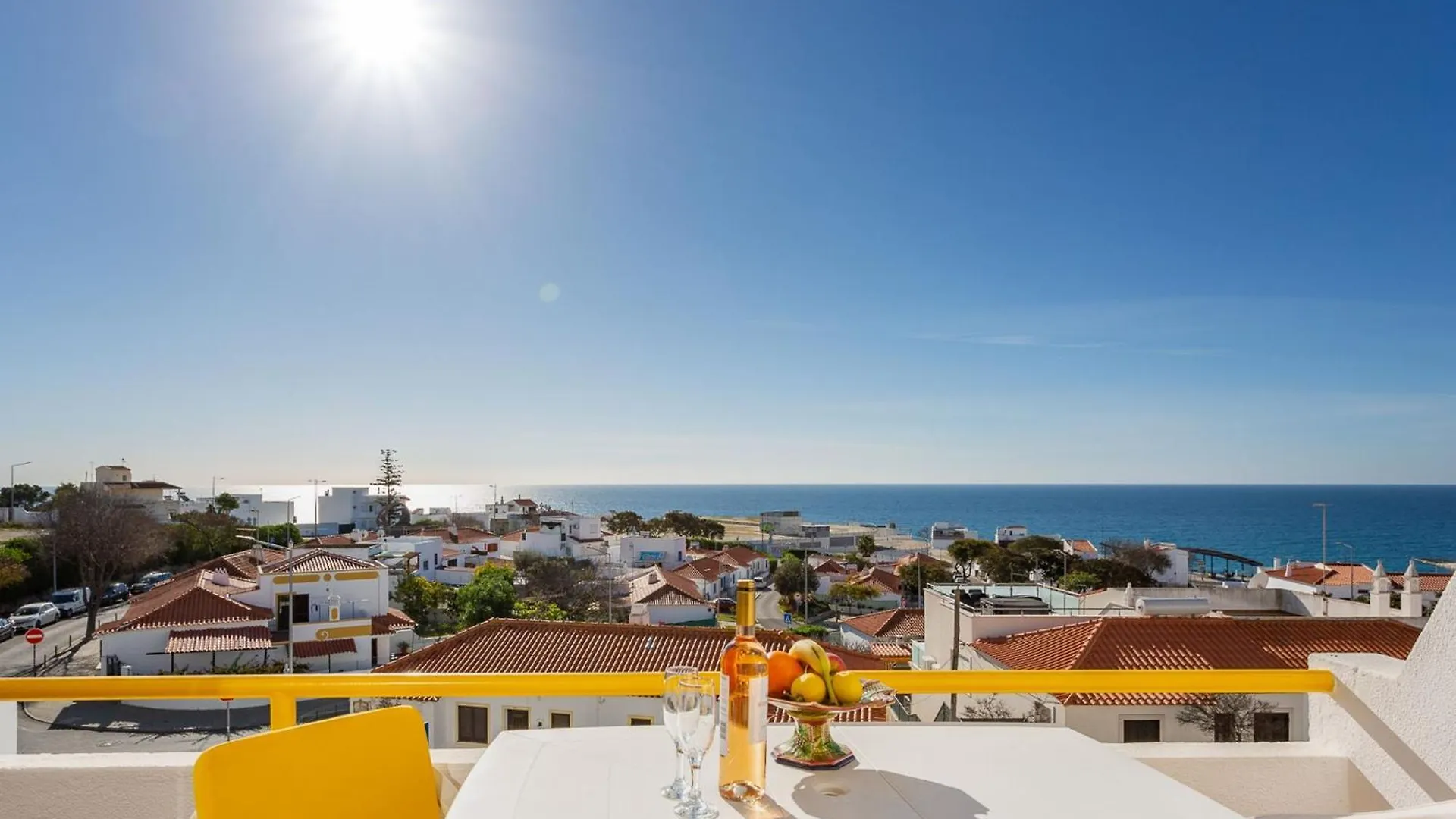Typical T2 In Albufeira W/ Balcony By Lovelystay