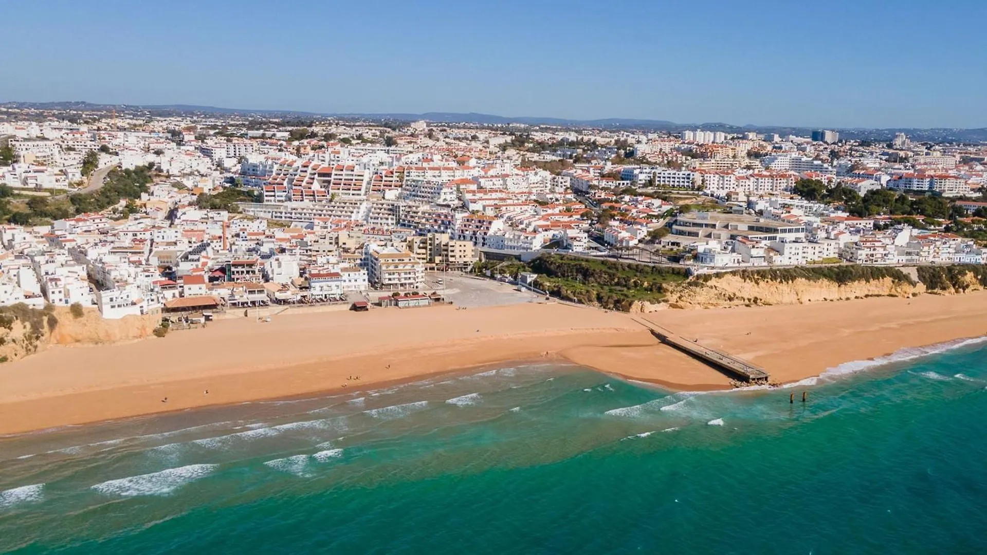 Daire Typical T2 In Albufeira W/ Balcony By Lovelystay