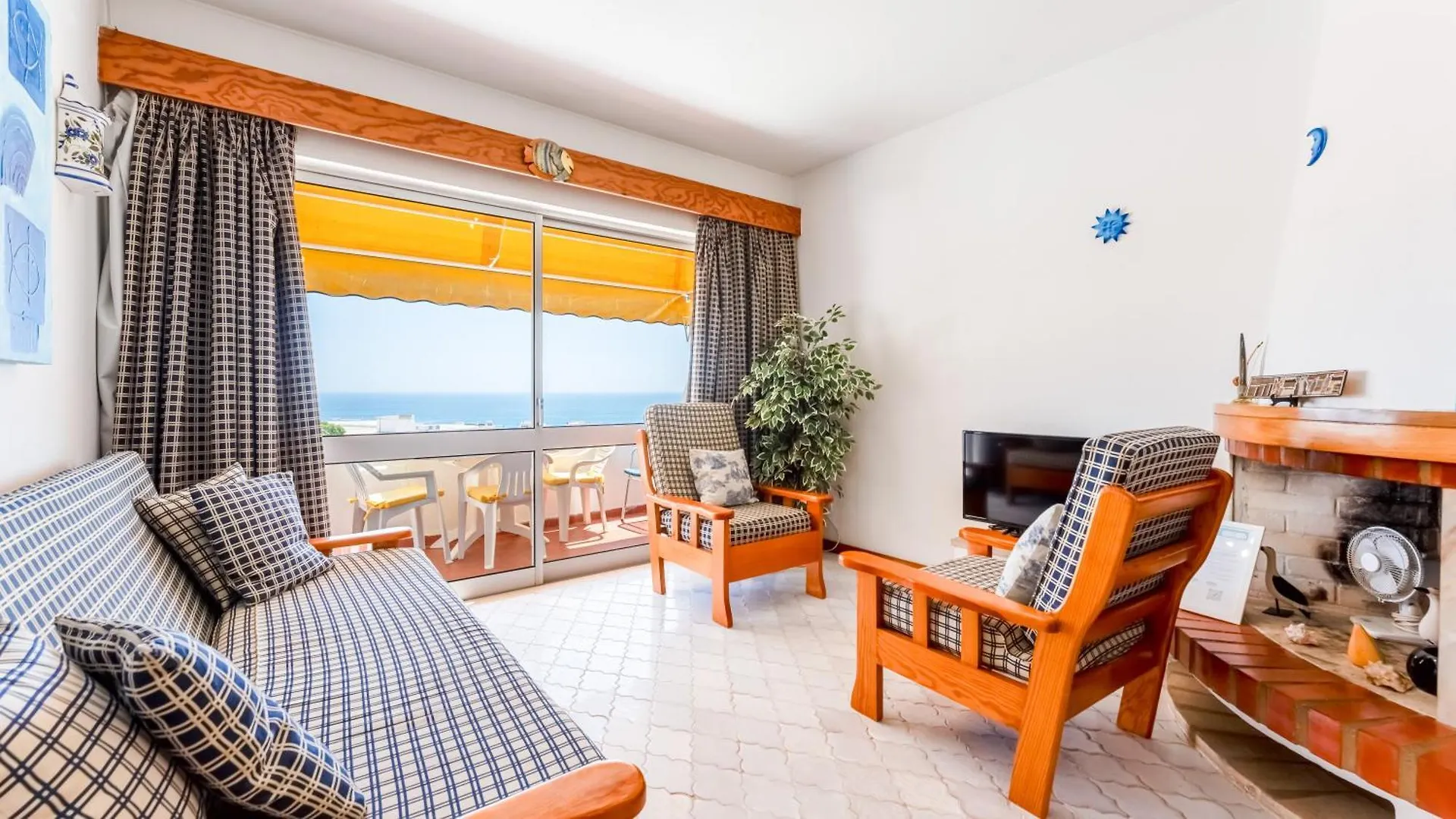 Typical T2 In Albufeira W/ Balcony By Lovelystay